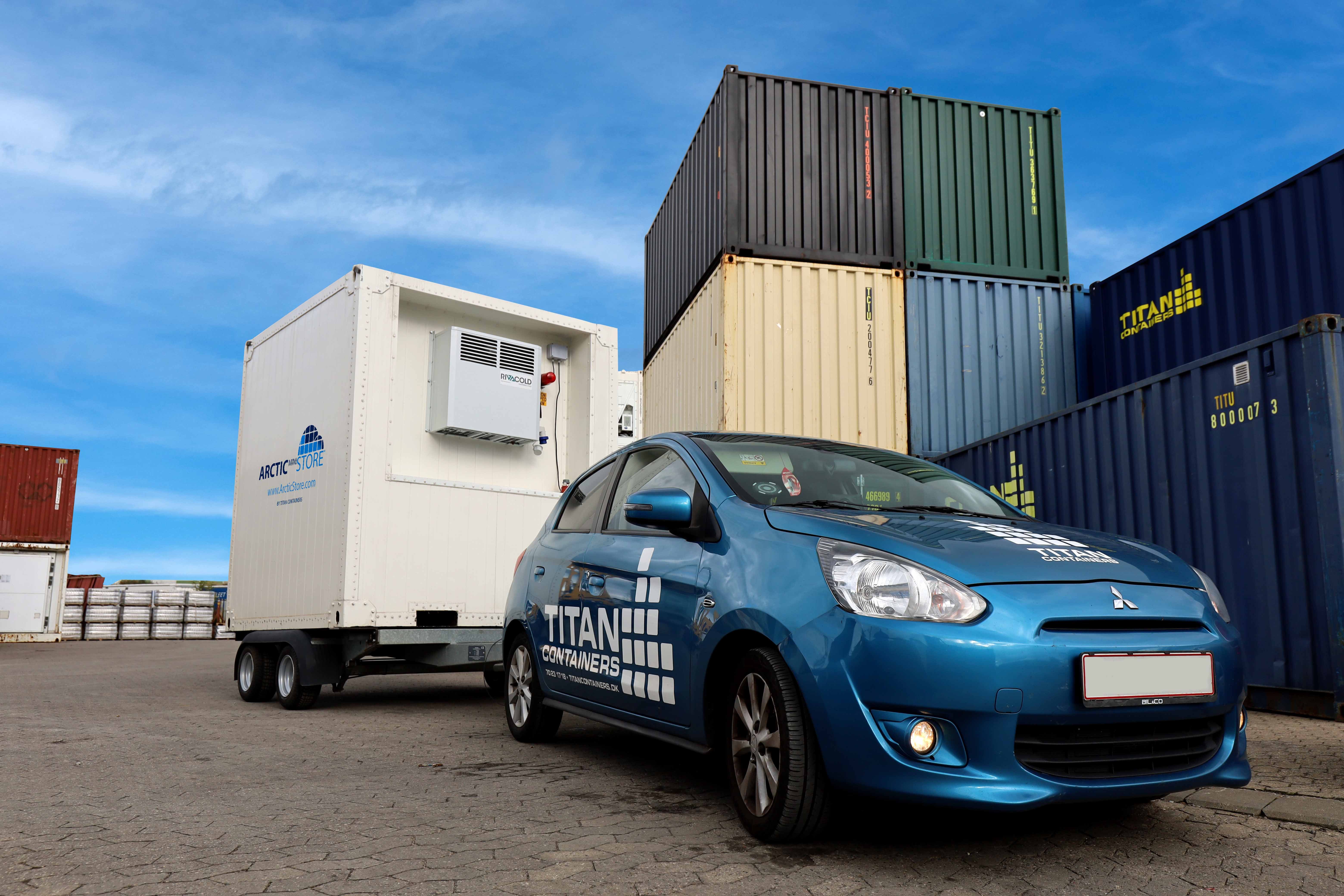 Arctic Mini Store - car towing